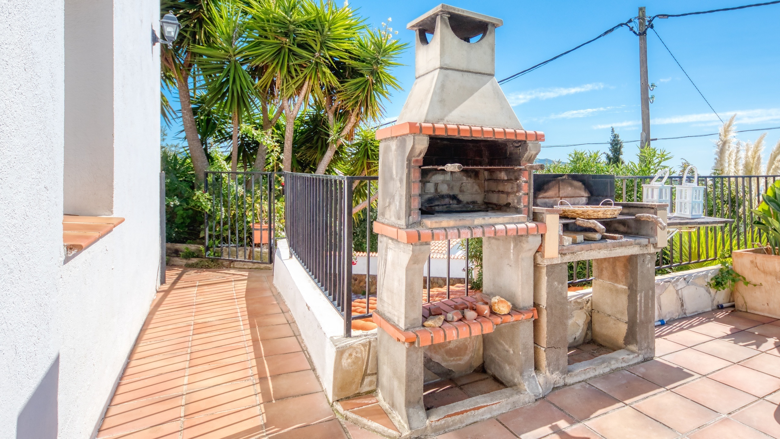 Vakantievilla's Costa Brava Spanje - Villa Sofia - BBQ gebied