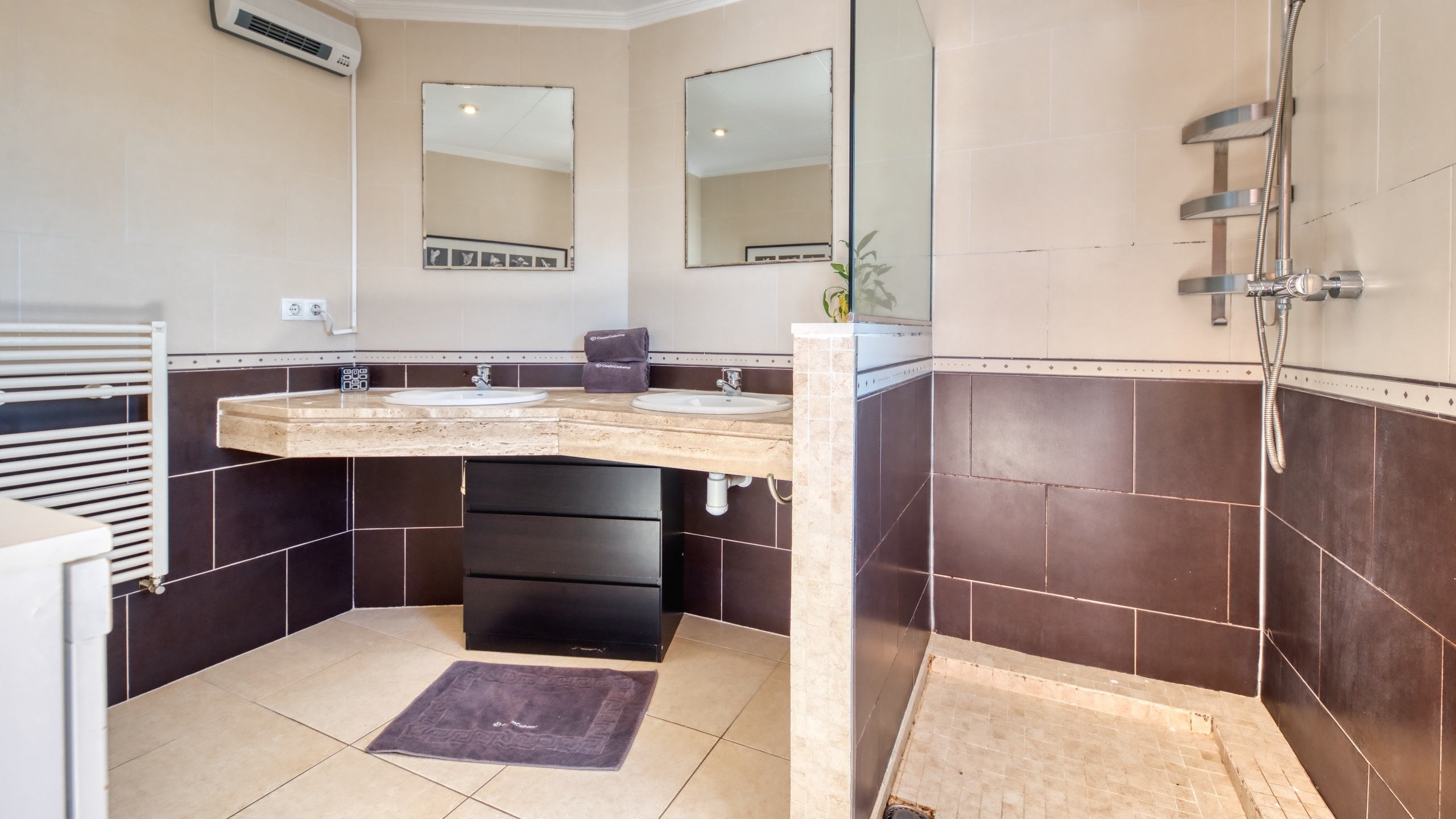 Vakantievilla's Costa Brava Spanje - Villa Sofia - Badkamer