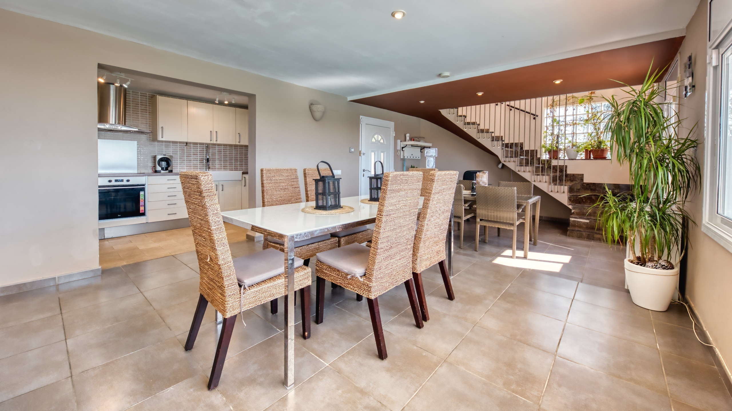Vakantievilla's Costa Brava Spanje - Villa Sofia - Eethoek