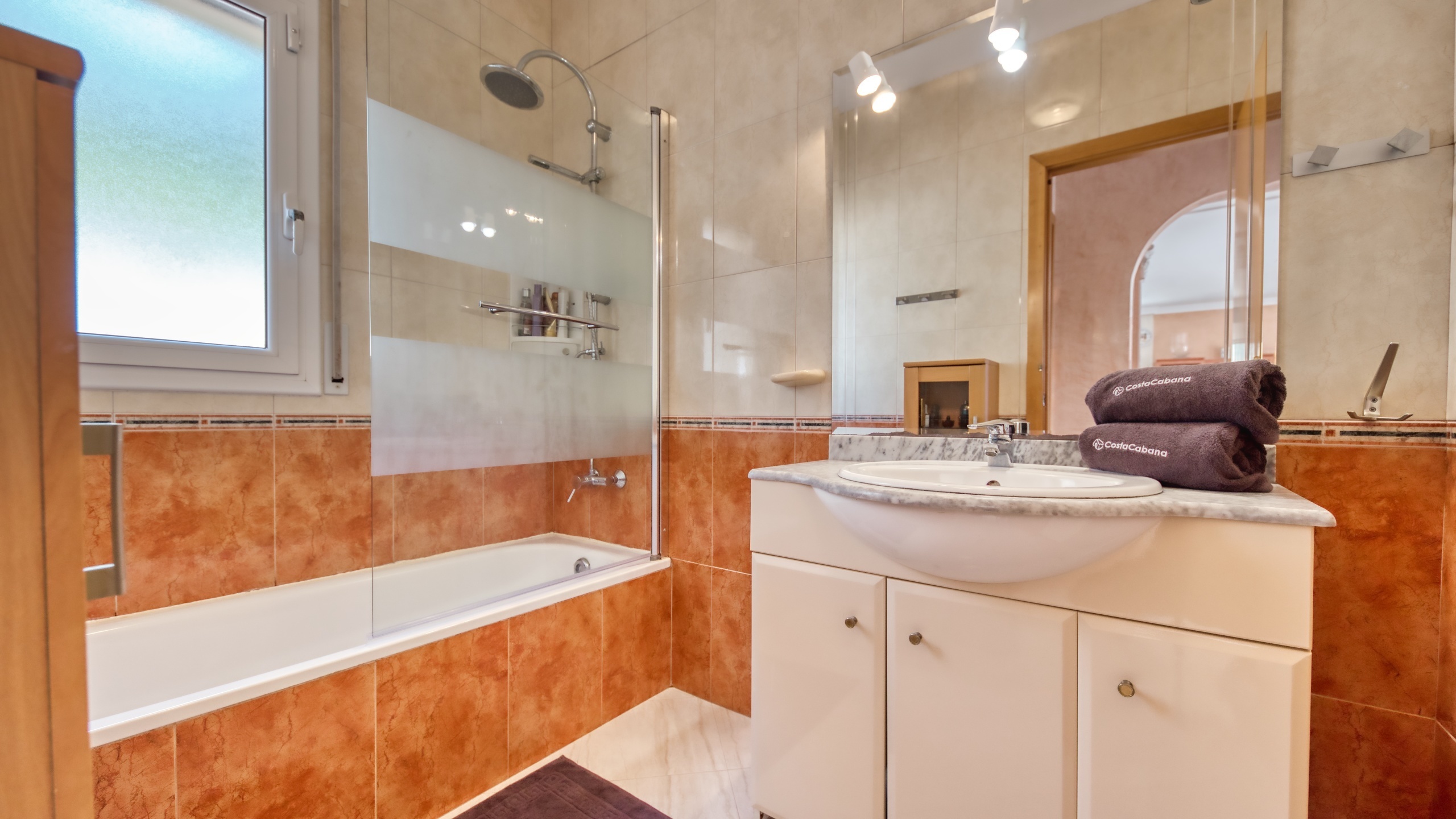 Vakantievilla's Costa Brava Spanje - Villa Estrella - Badkamer