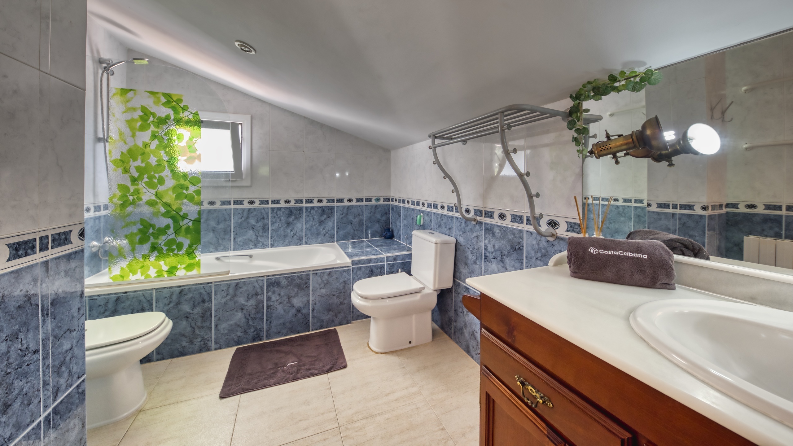 Vakantievilla's Costa Brava Spanje - Villa Geolouk - Badkamer