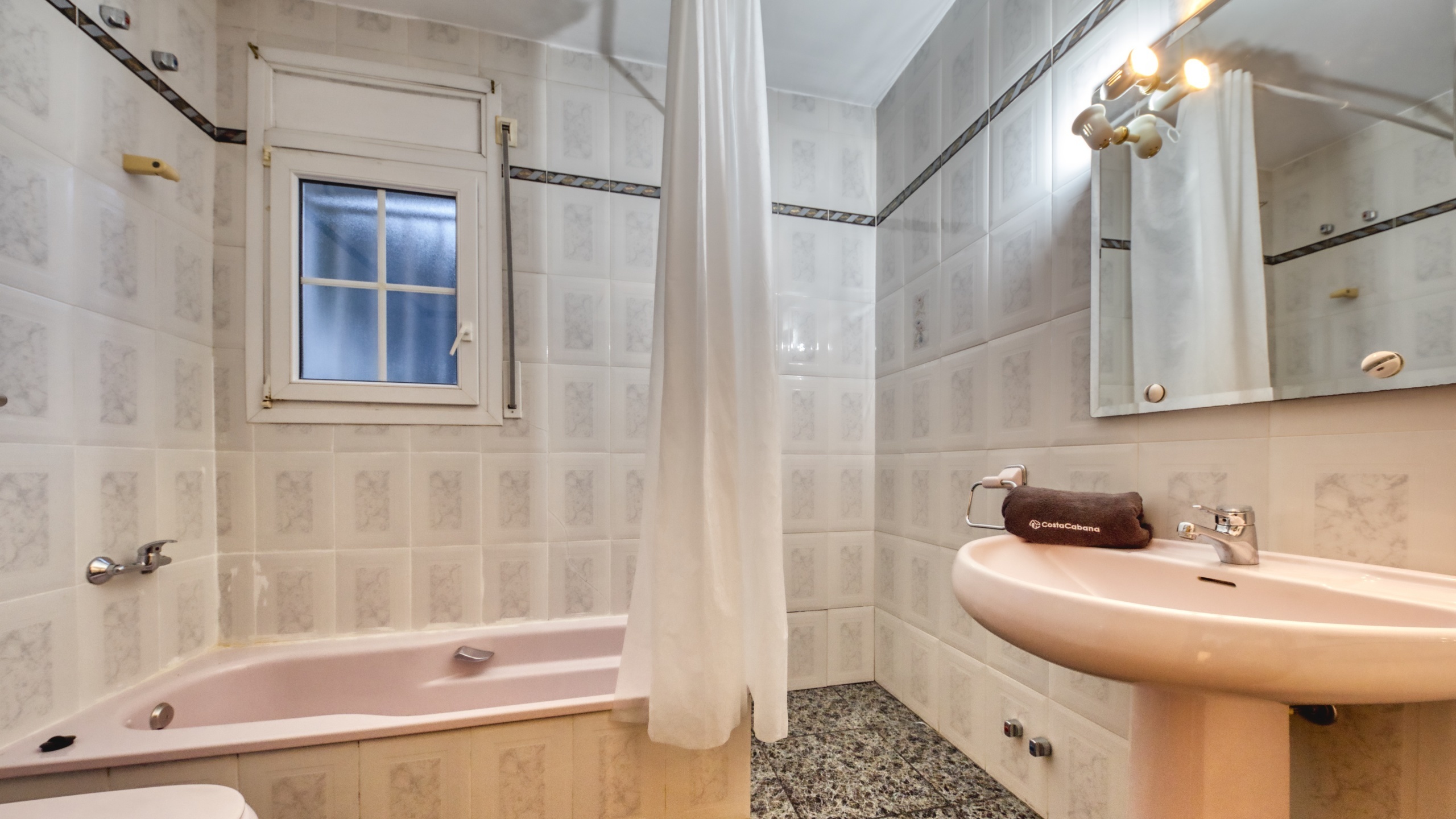 Vakantievilla's Costa Brava Spanje - Villa Rosa - Badkamer