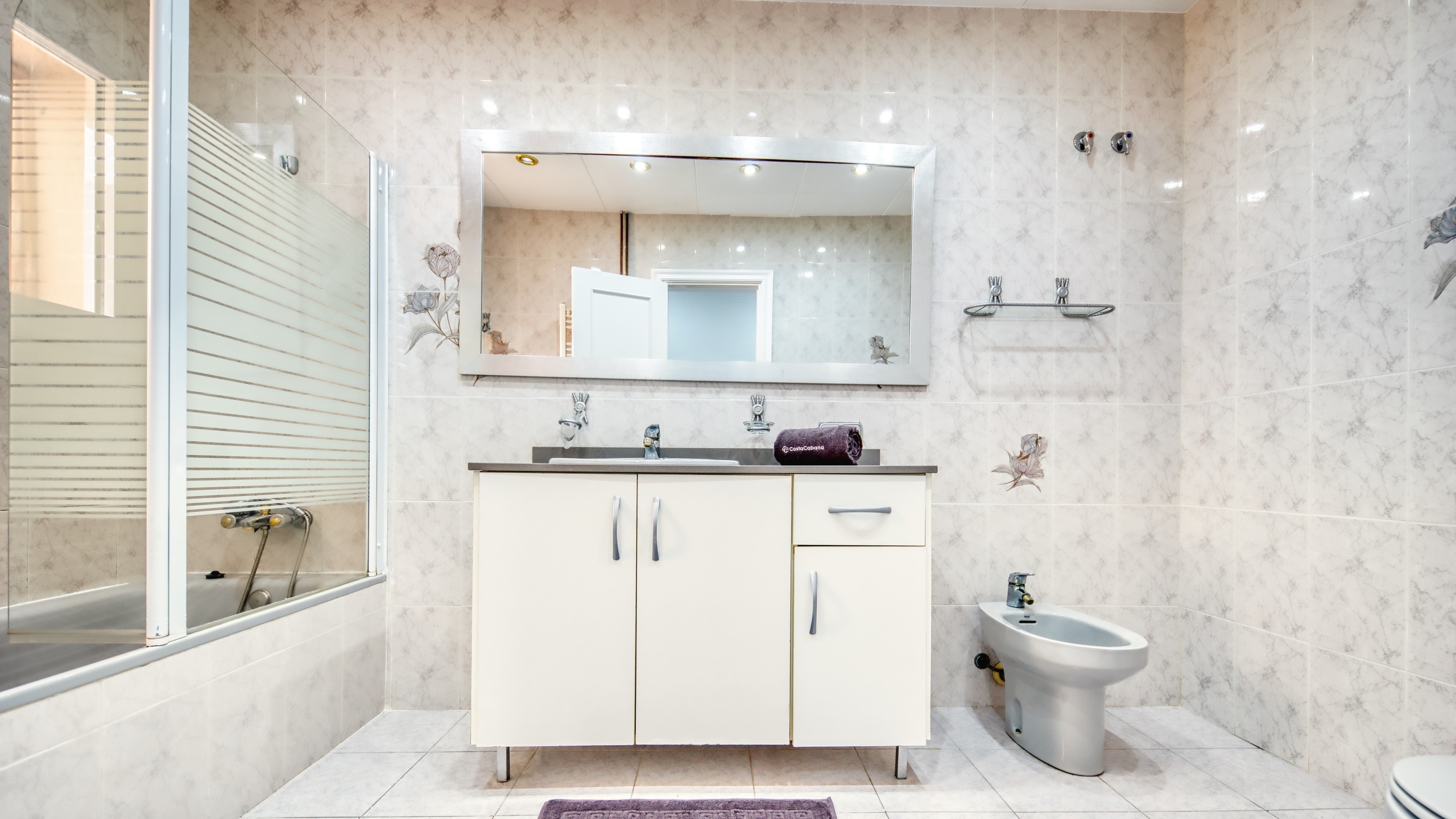 Vakantievilla's Costa Brava Spanje - Villa Sarai - Badkamer