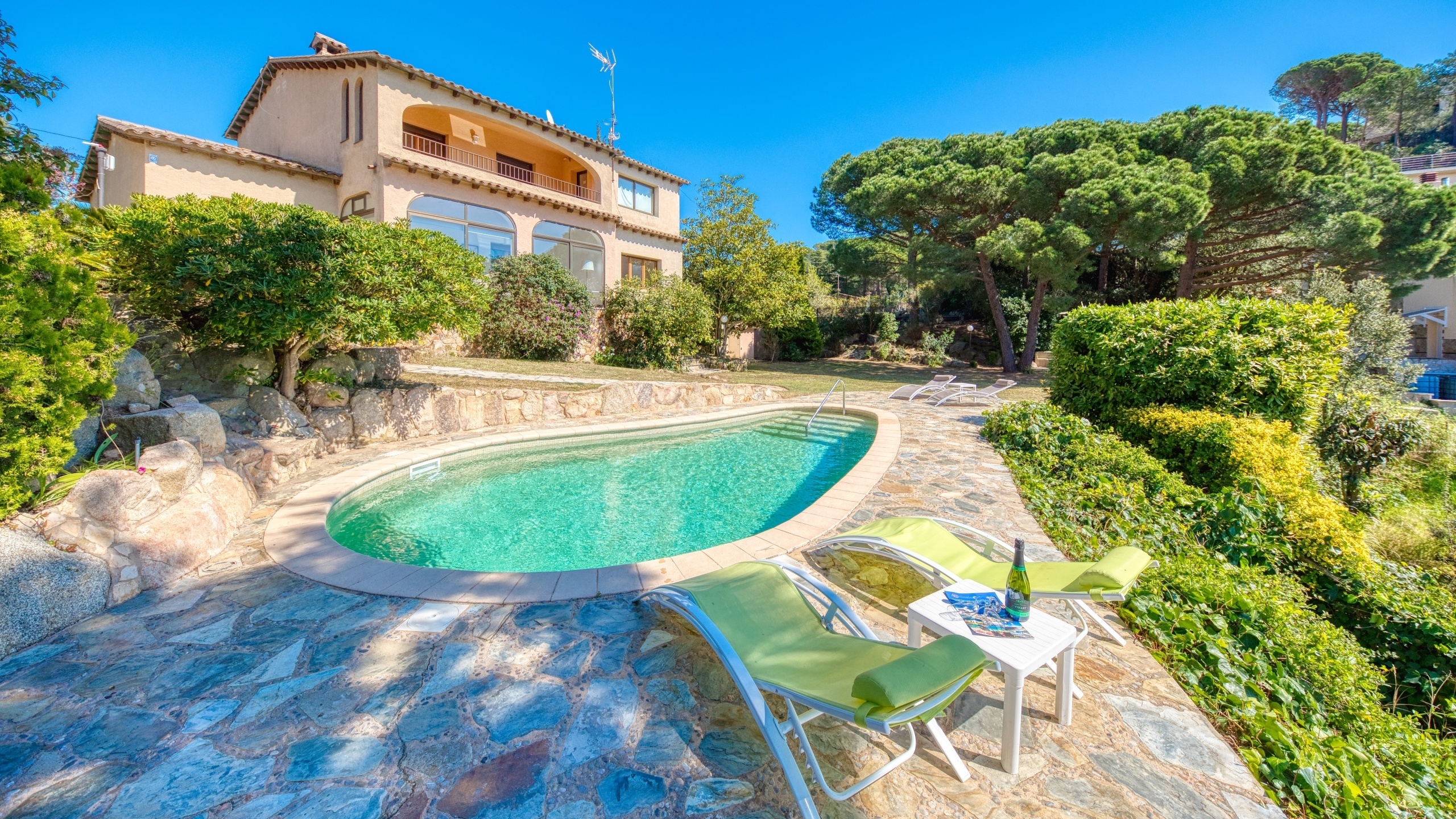 Vakantievilla's Costa Brava Spanje - Villa Riviera - Villa buiten
