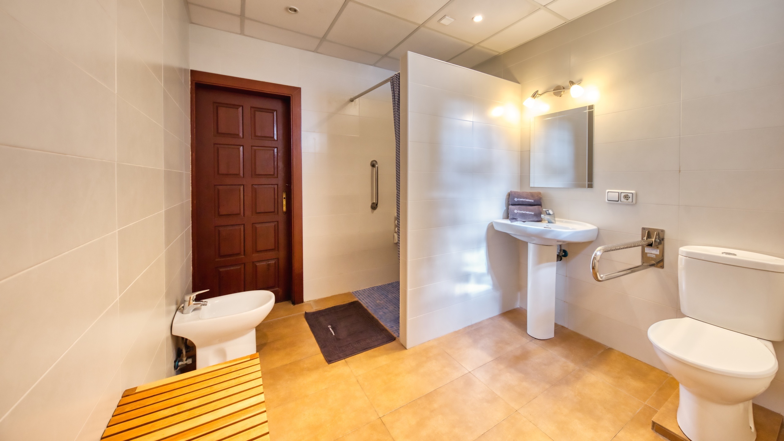 Vakantievilla's Costa Brava Spanje - Villa Ashley - Badkamer