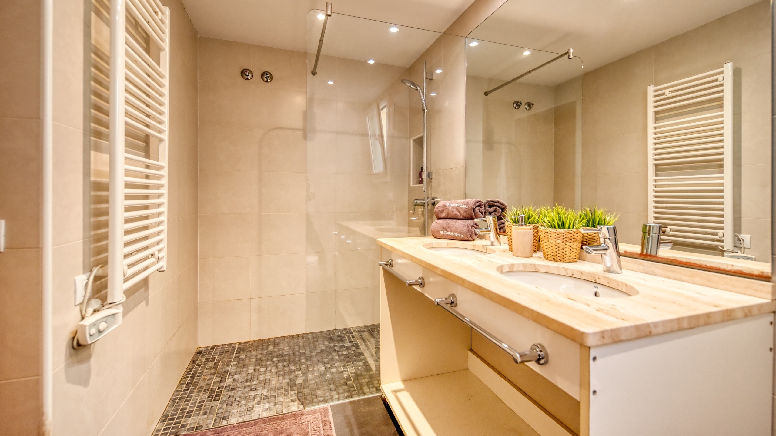 Vakantievilla's Costa Brava Spanje - Villa Santa Cristina - Badkamer