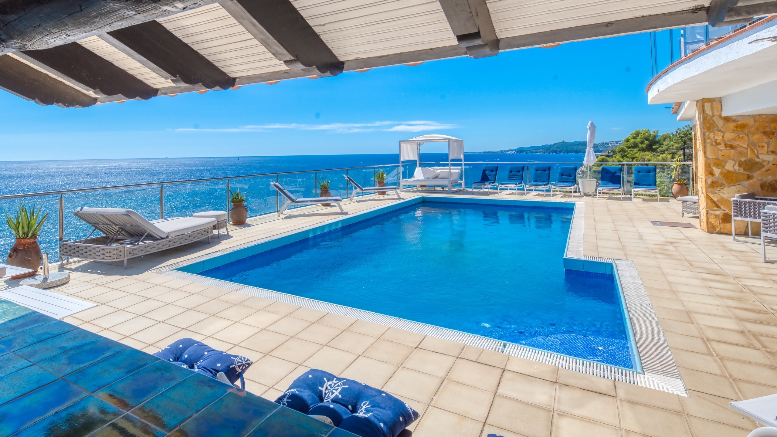 Vakantievilla's Costa Brava Spanje - Villa Infinity - Zwembad