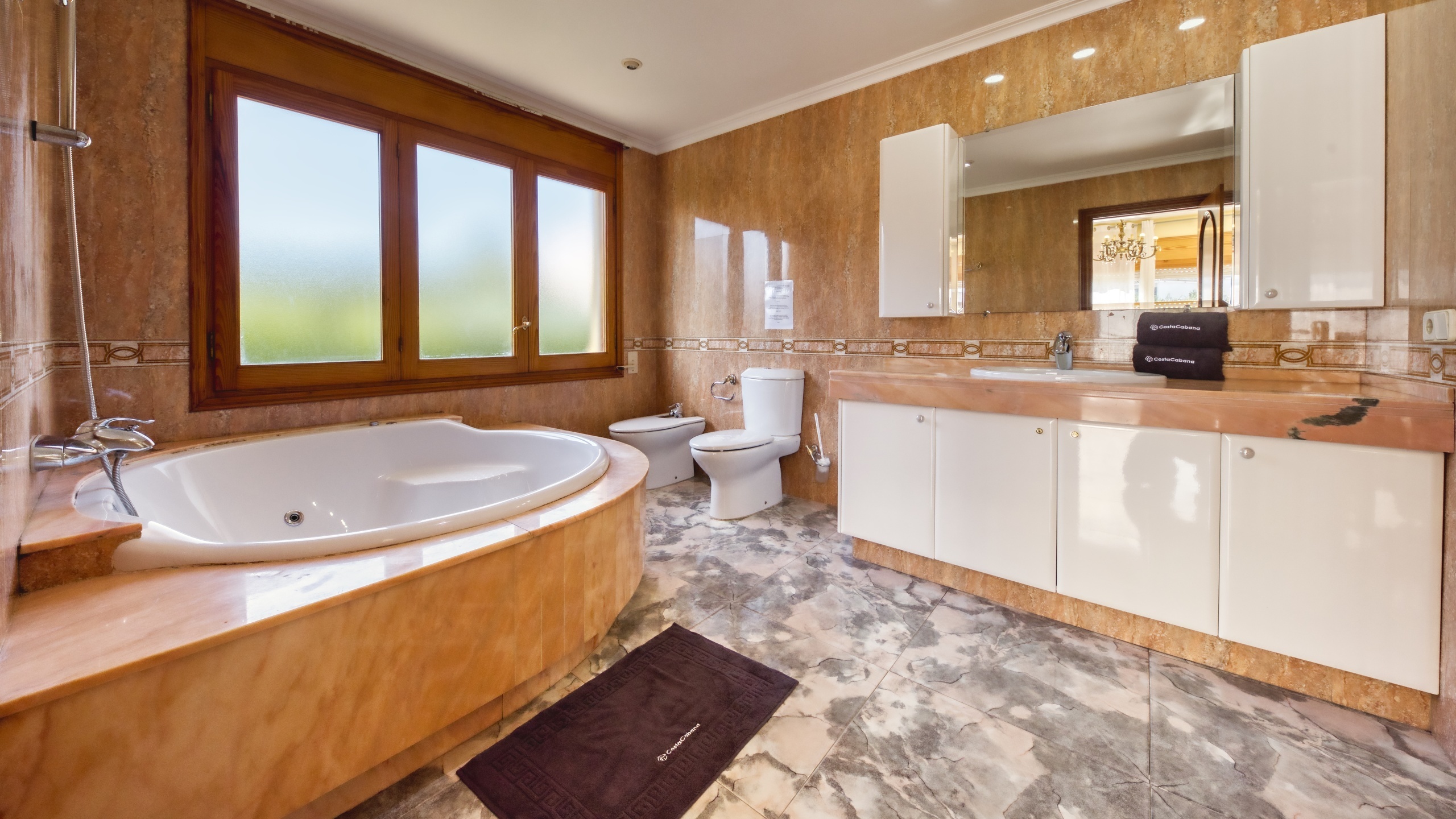 Vakantievilla's Costa Brava Spanje - Villa Baileys - En-suite badkamer 