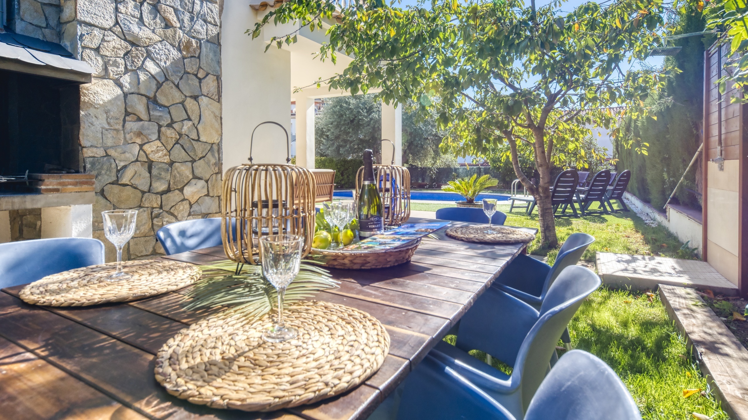 Vakantievilla's Costa Brava Spanje - Villa Baileys - BBQ gebied