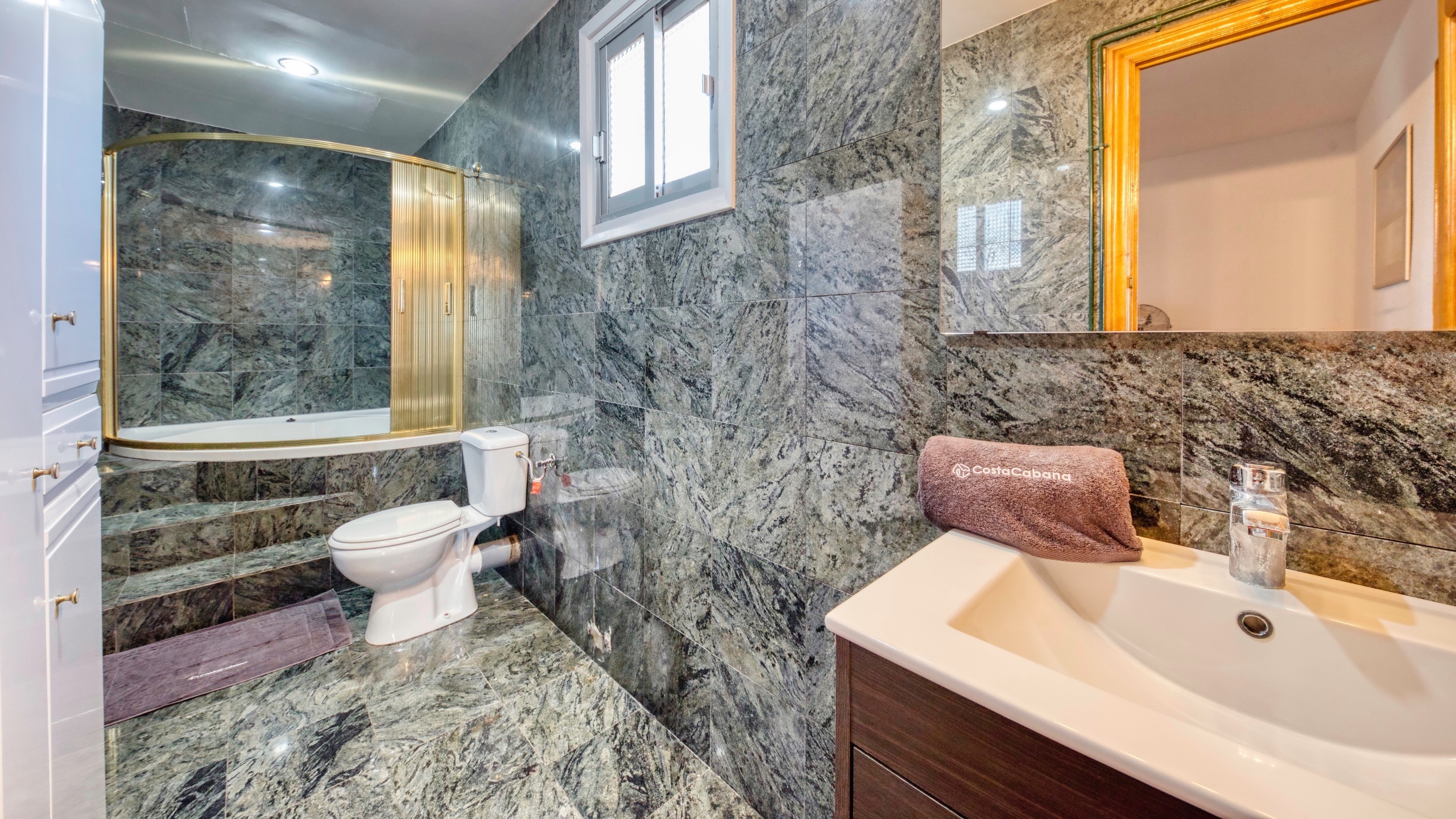 Vakantievilla's Costa Brava Spanje - Villa Abigail - Badkamer