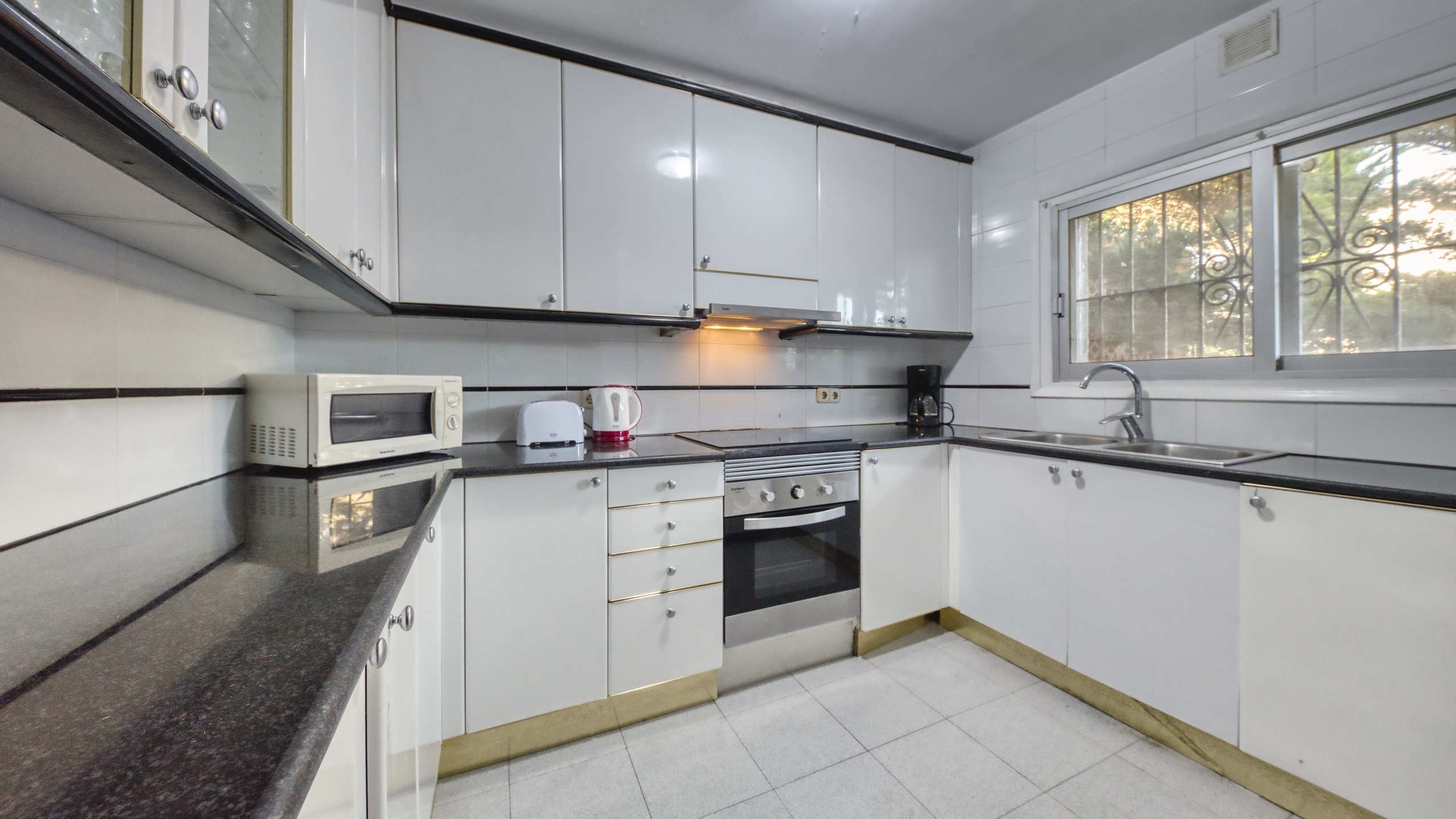 Vakantievilla's Costa Brava Spanje - Villa Abigail - Keuken
