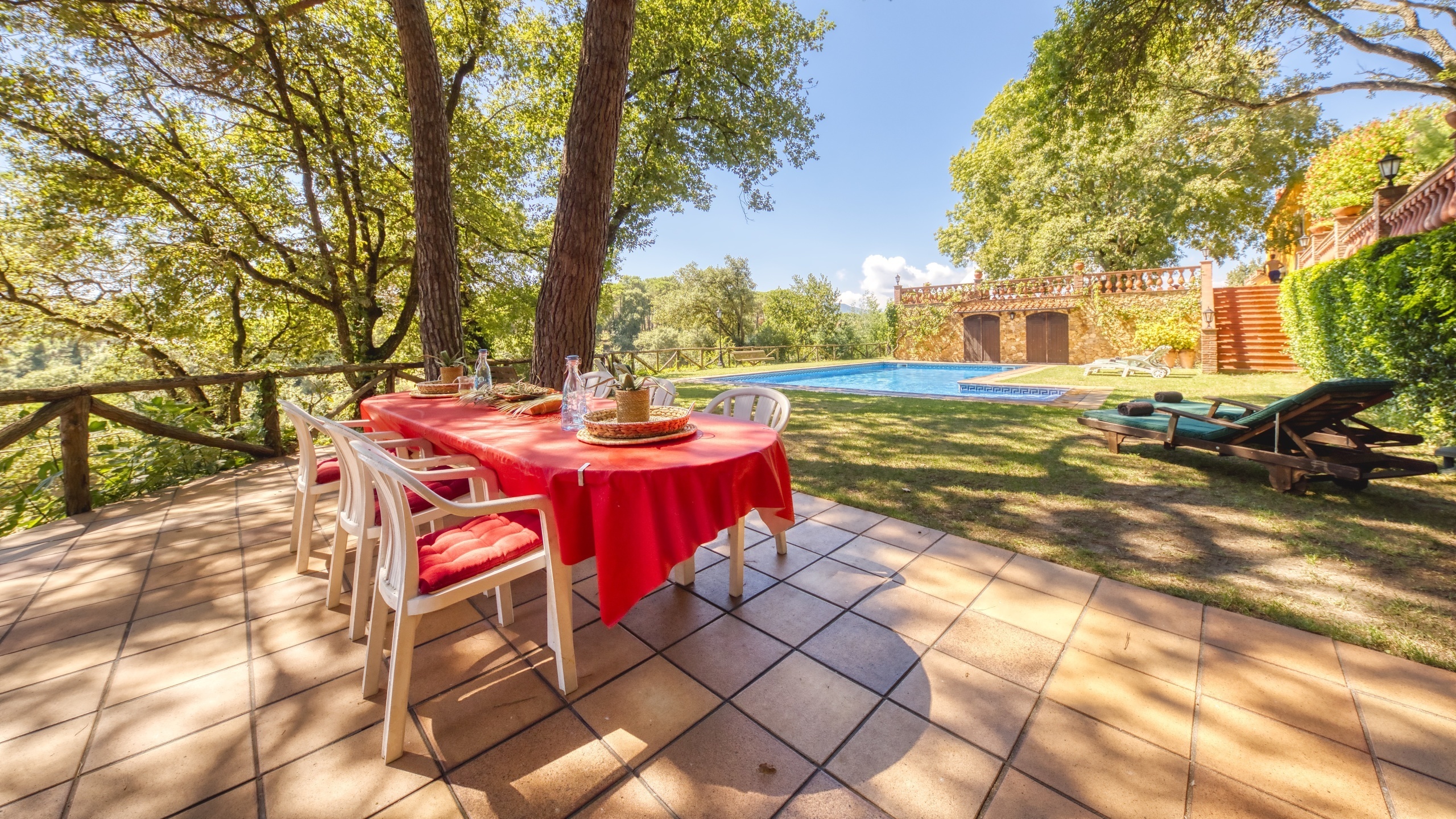 Vakantievilla's Costa Brava Spanje - Villa Paradise - Eethoek