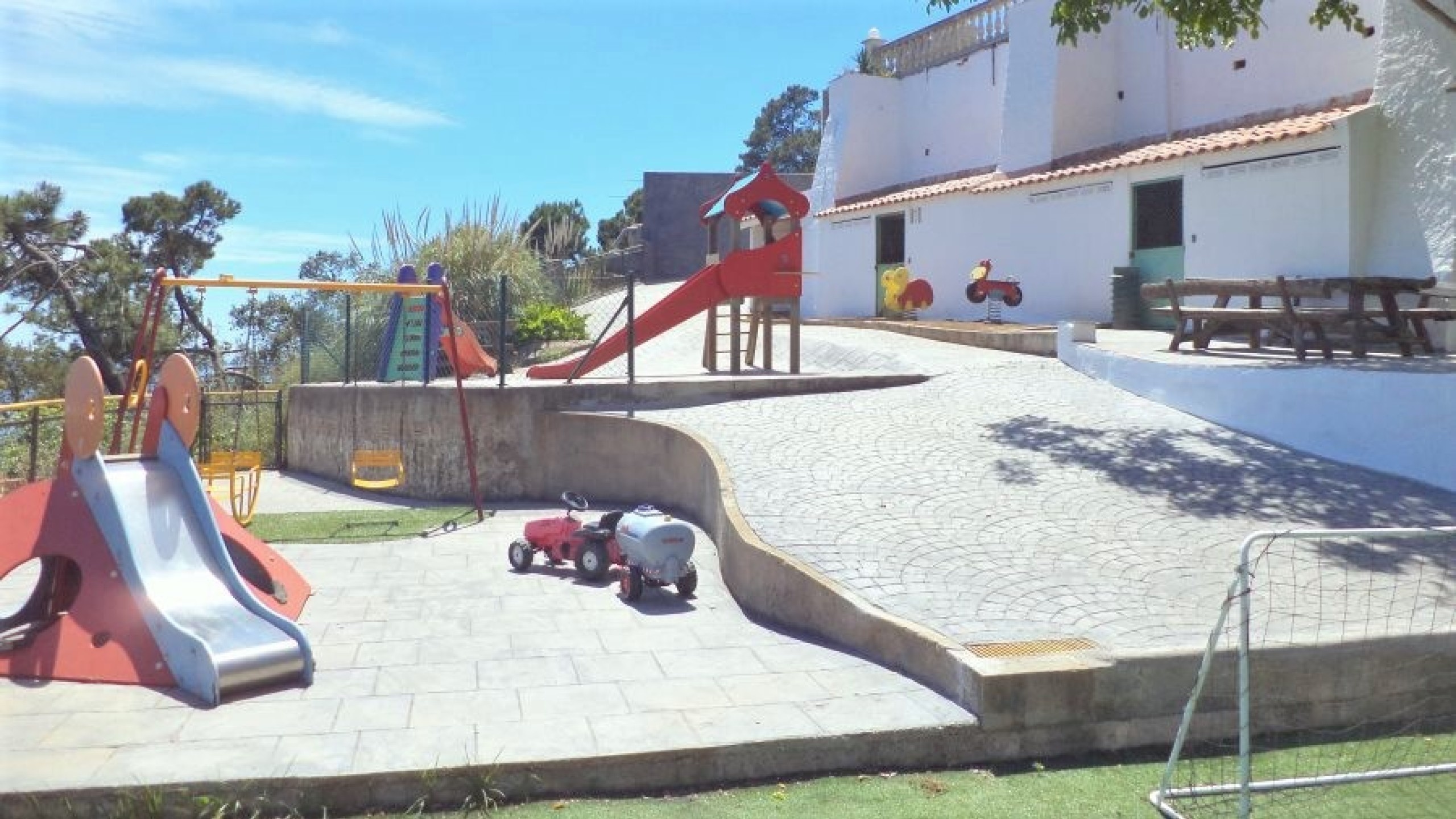Vakantievilla's Costa Brava Spanje - Villa Tropicana - Speelterrein