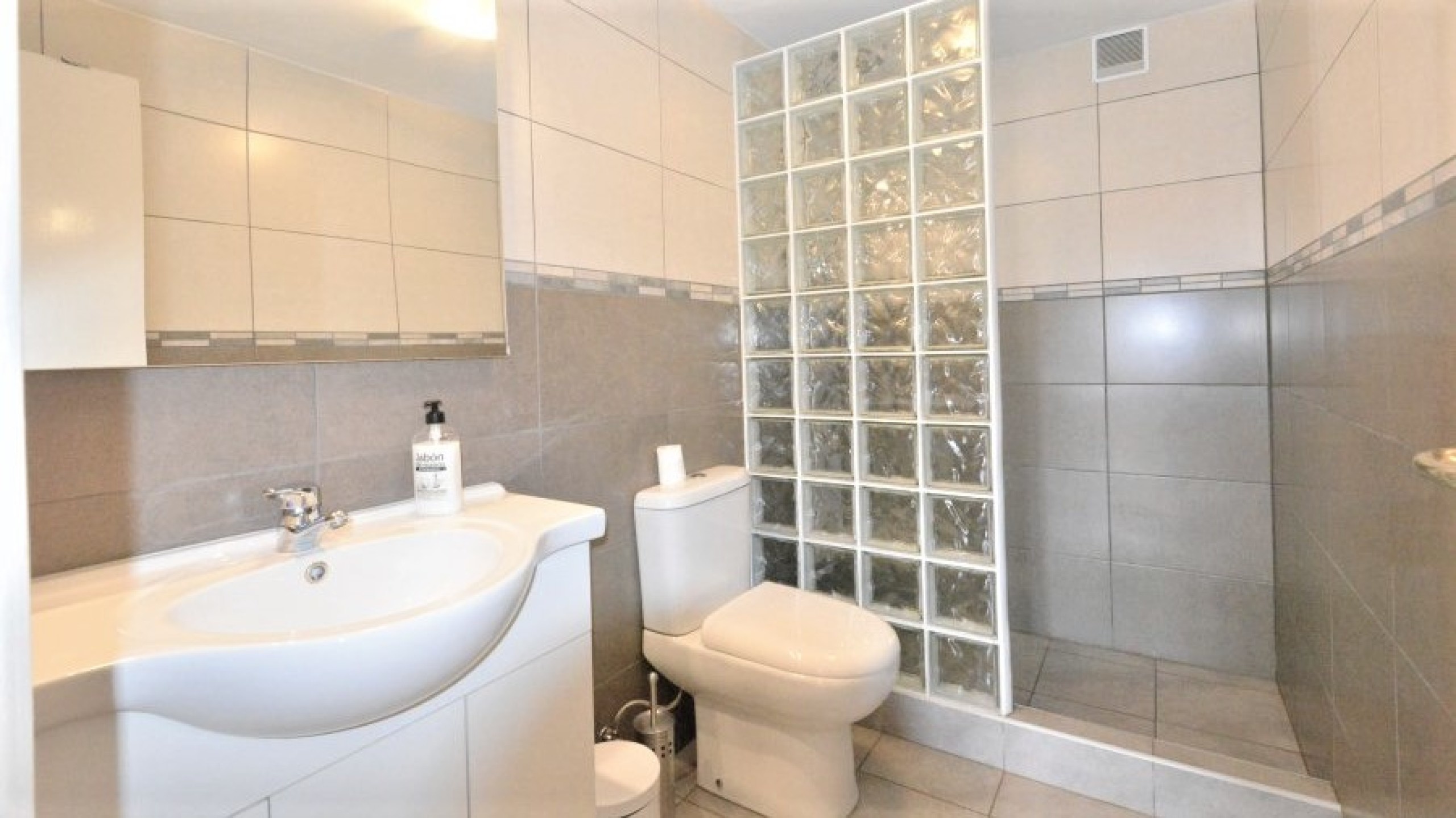 Vakantievilla's Costa Brava Spanje - Villa Tropicana - Badkamer