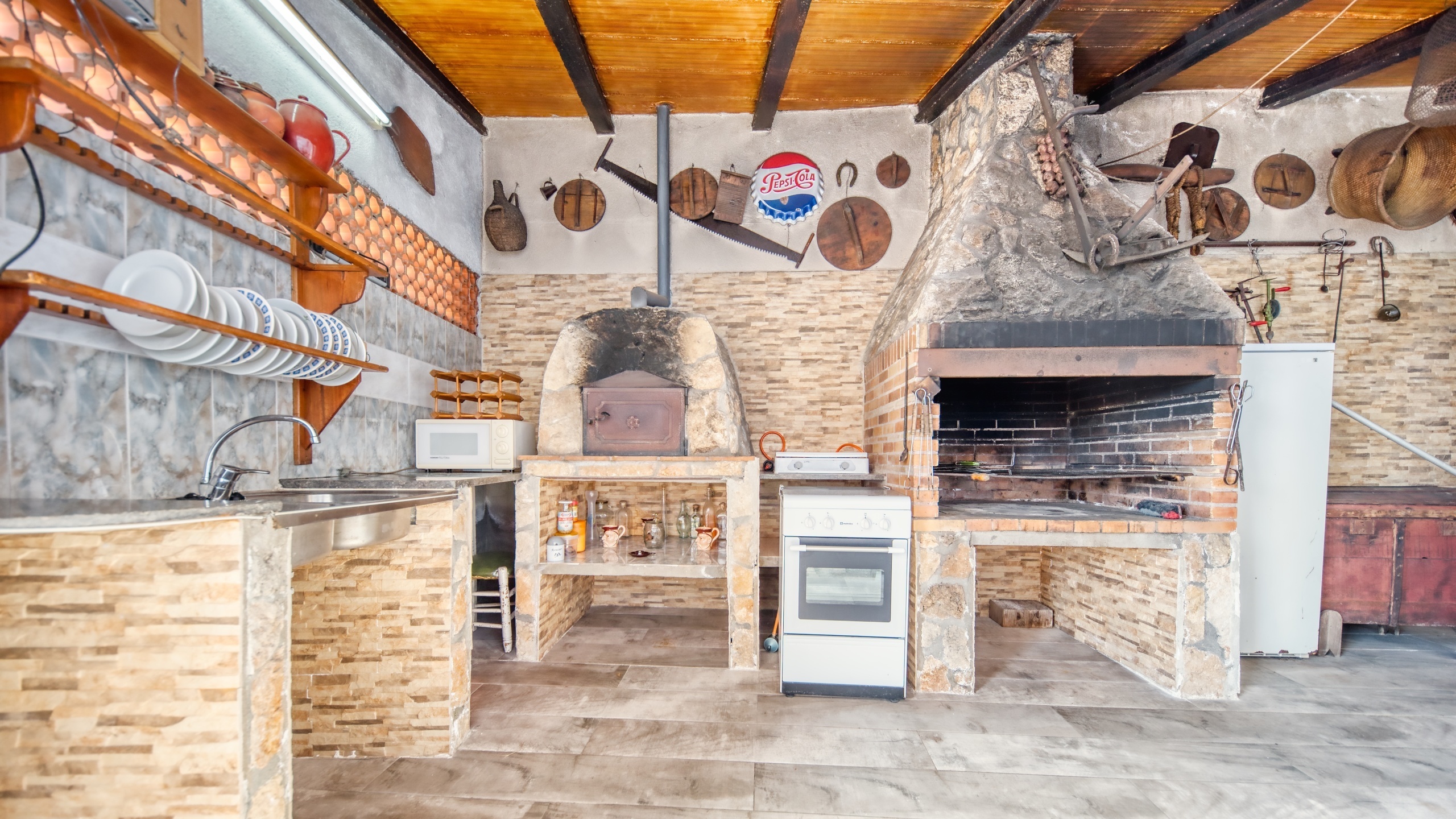 Vakantievilla's Costa Brava Spanje - Villa Valeria - BBQ gebied