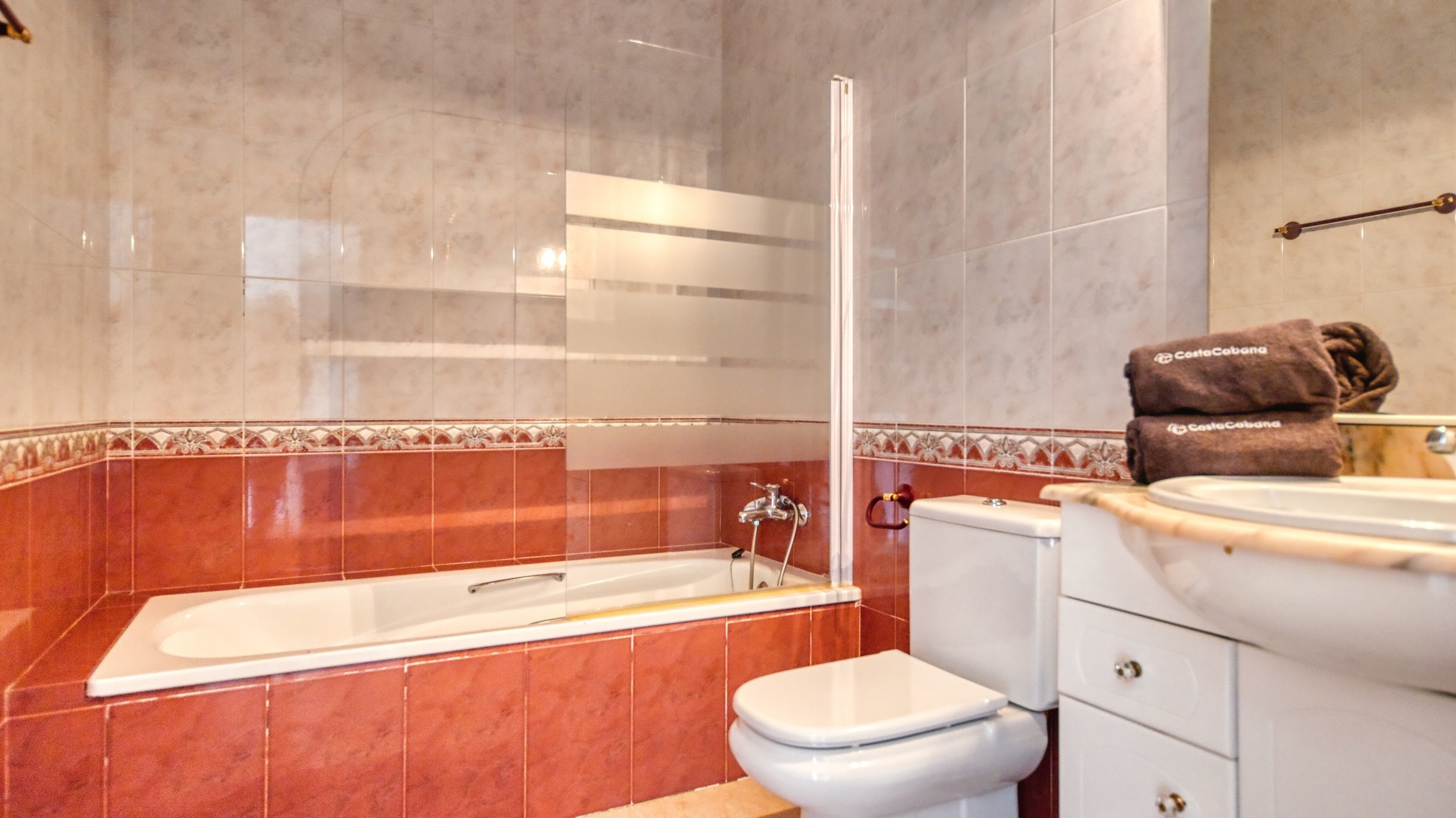 Vakantievilla's Costa Brava Spanje - Villa Sunrise - En-suite badkamer 
