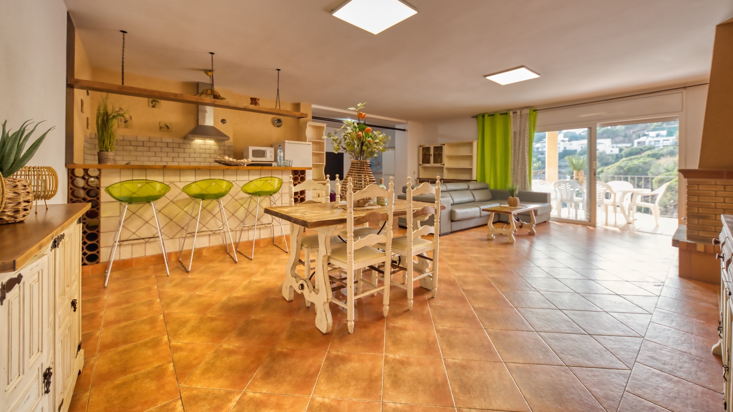 Vakantievilla's Costa Brava Spanje - Villa Marysol - Eethoek