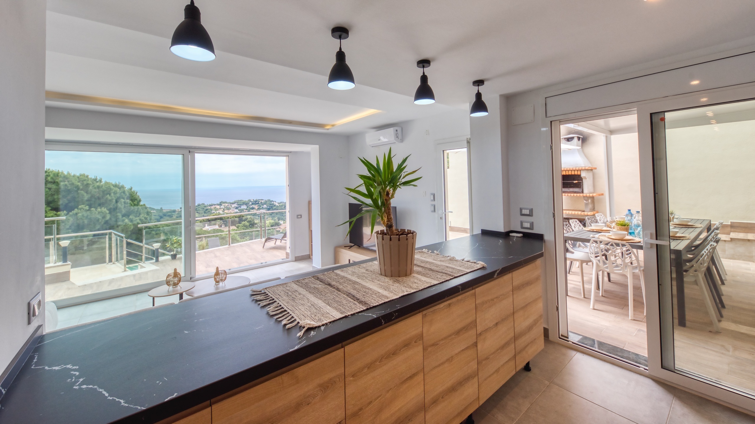 Vakantievilla's Costa Brava Spanje - Villa BellaVista - Open keuken