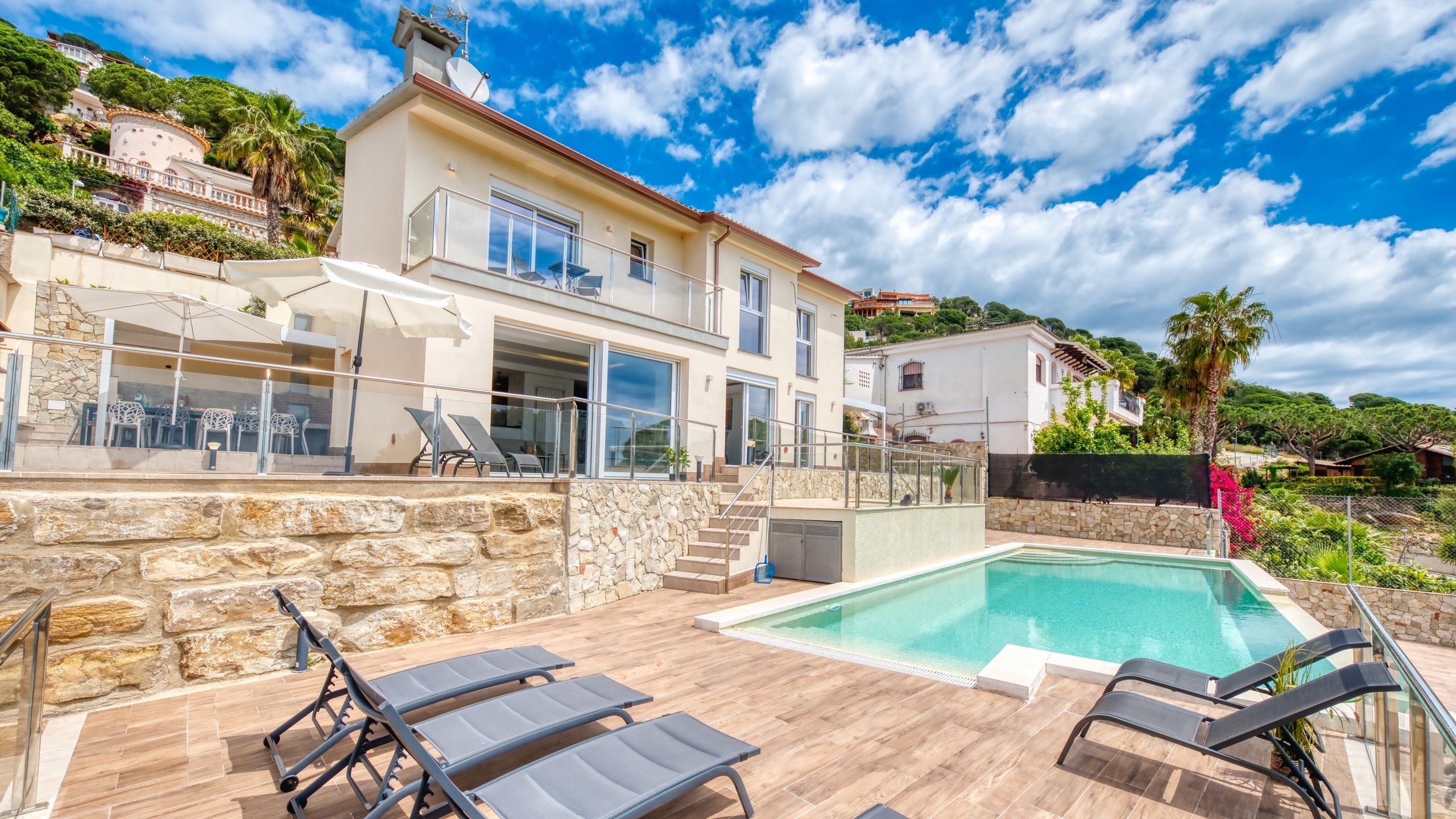 Vakantievilla's Costa Brava Spanje - Villa BellaVista - Villa buiten