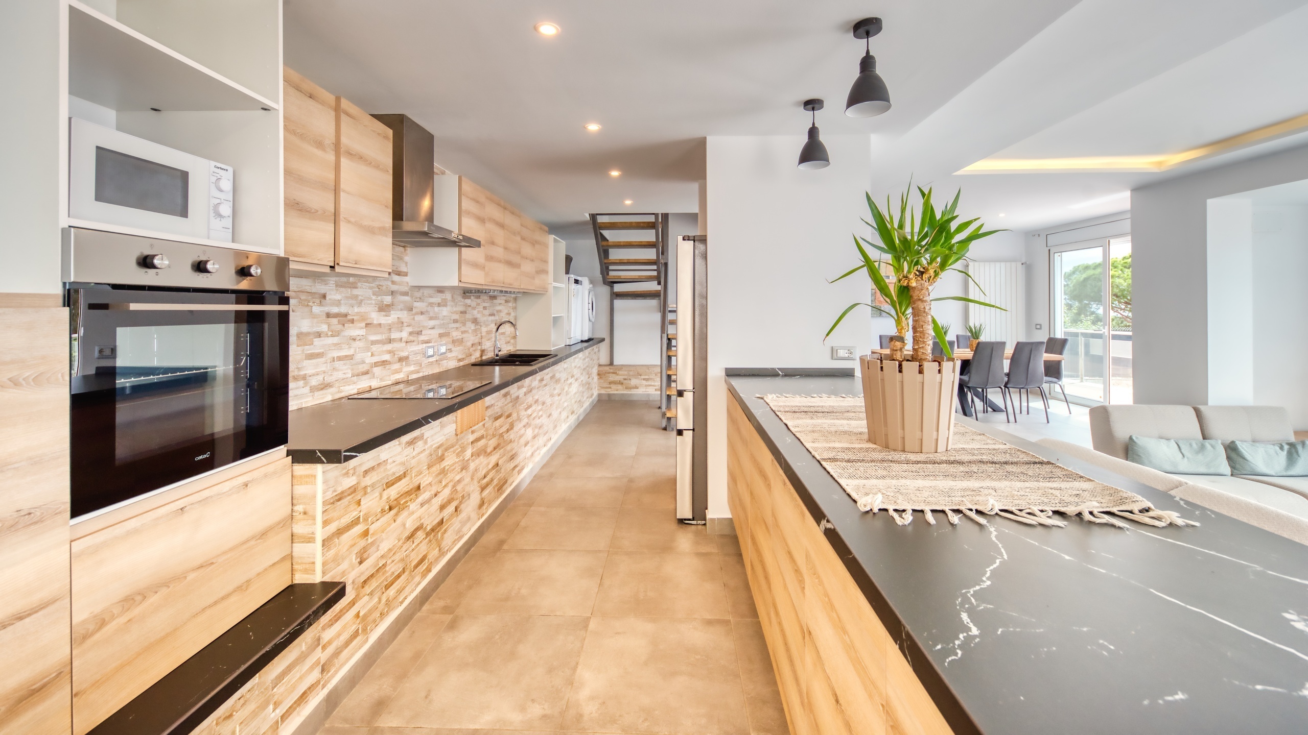 Vakantievilla's Costa Brava Spanje - Villa BellaVista - Open keuken