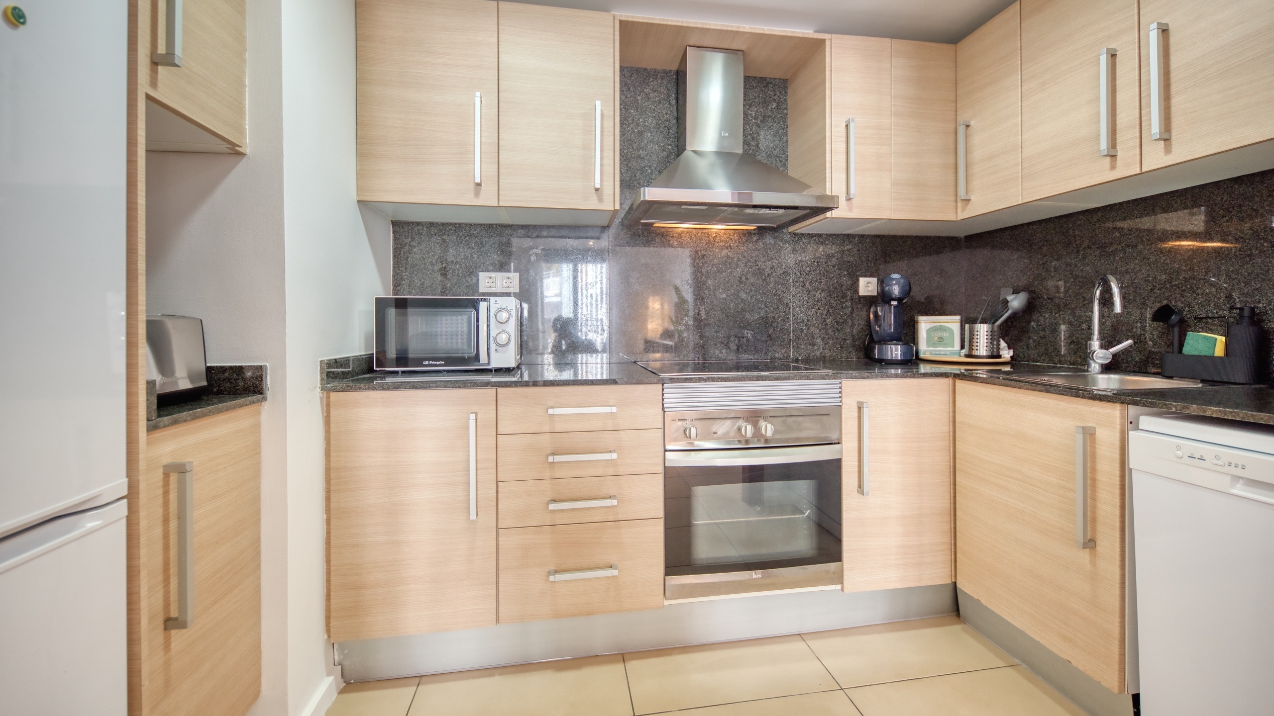 Vakantievilla's Costa Brava Spanje - Apartment Dali - Keuken