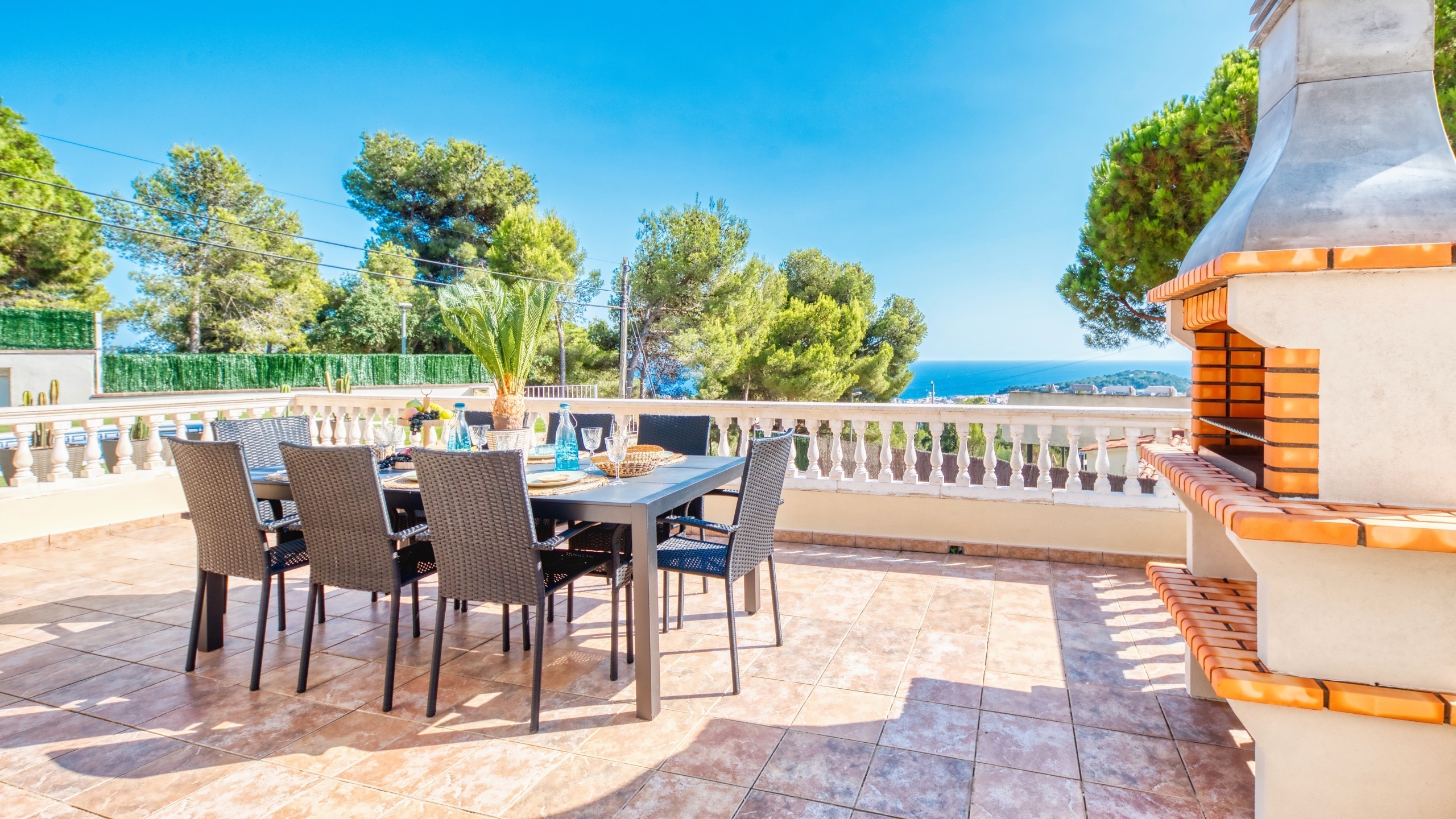 Vakantievilla's Costa Brava Spanje - Villa Ibiza - BBQ gebied