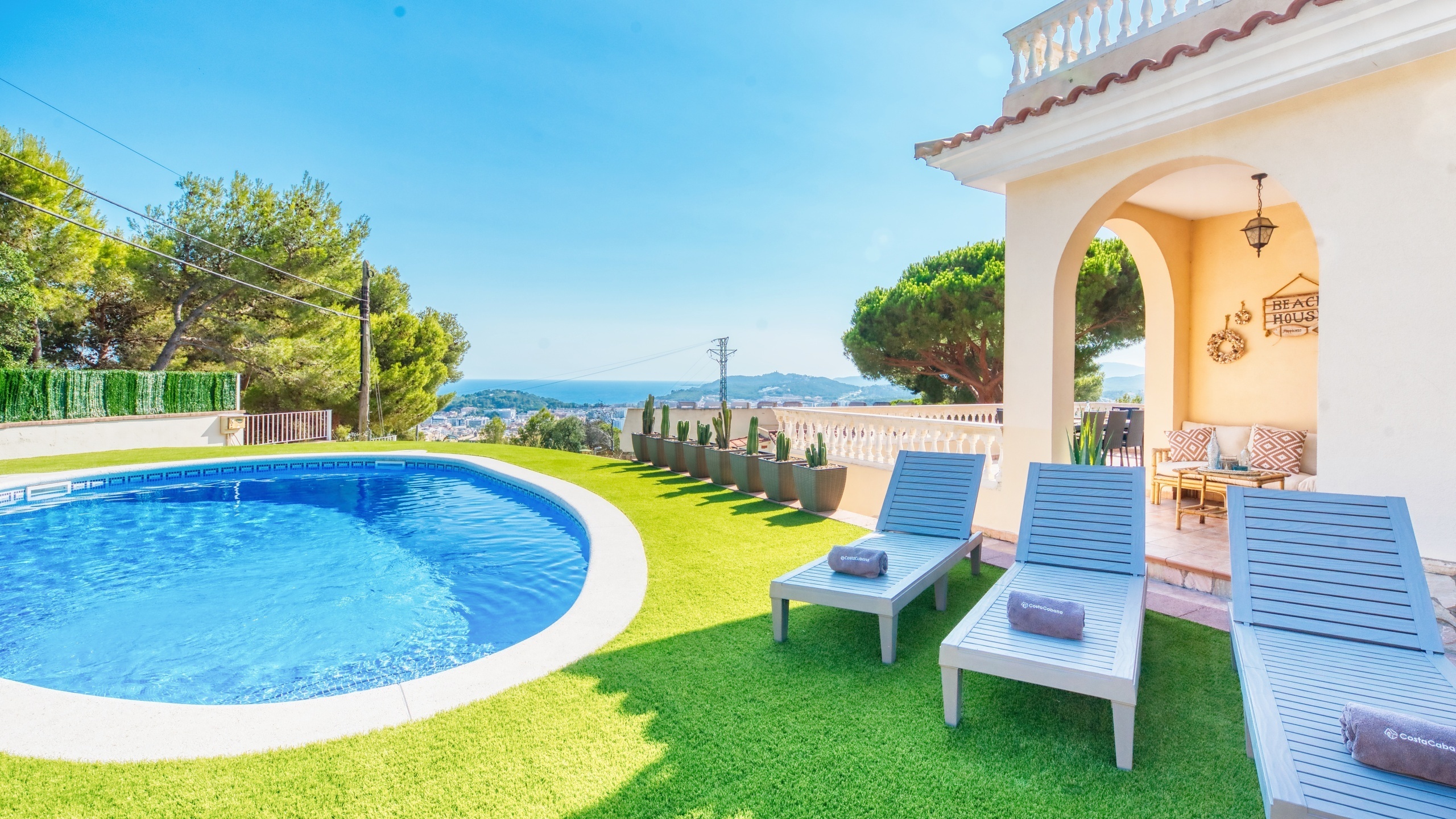 Vakantievilla's - Costa Brava - Spanje - Villa Ibiza - Zwembad